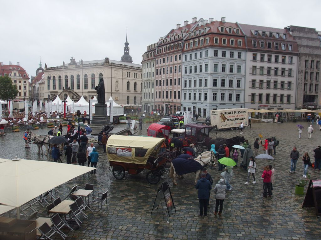 Auf dem Neuen Markt vor der Frauenkirche