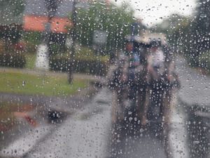 Glockenwagen im Regen