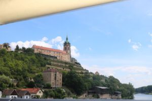 Schloss über der Elbe