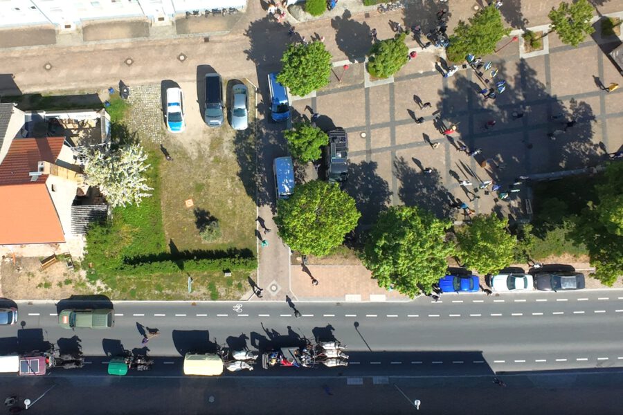 Pressemitteilung: Friedenstreck nach Jerusalem gestartet – Zeichen der Verbundenheit und Verantwortung am Brandenburger Tor